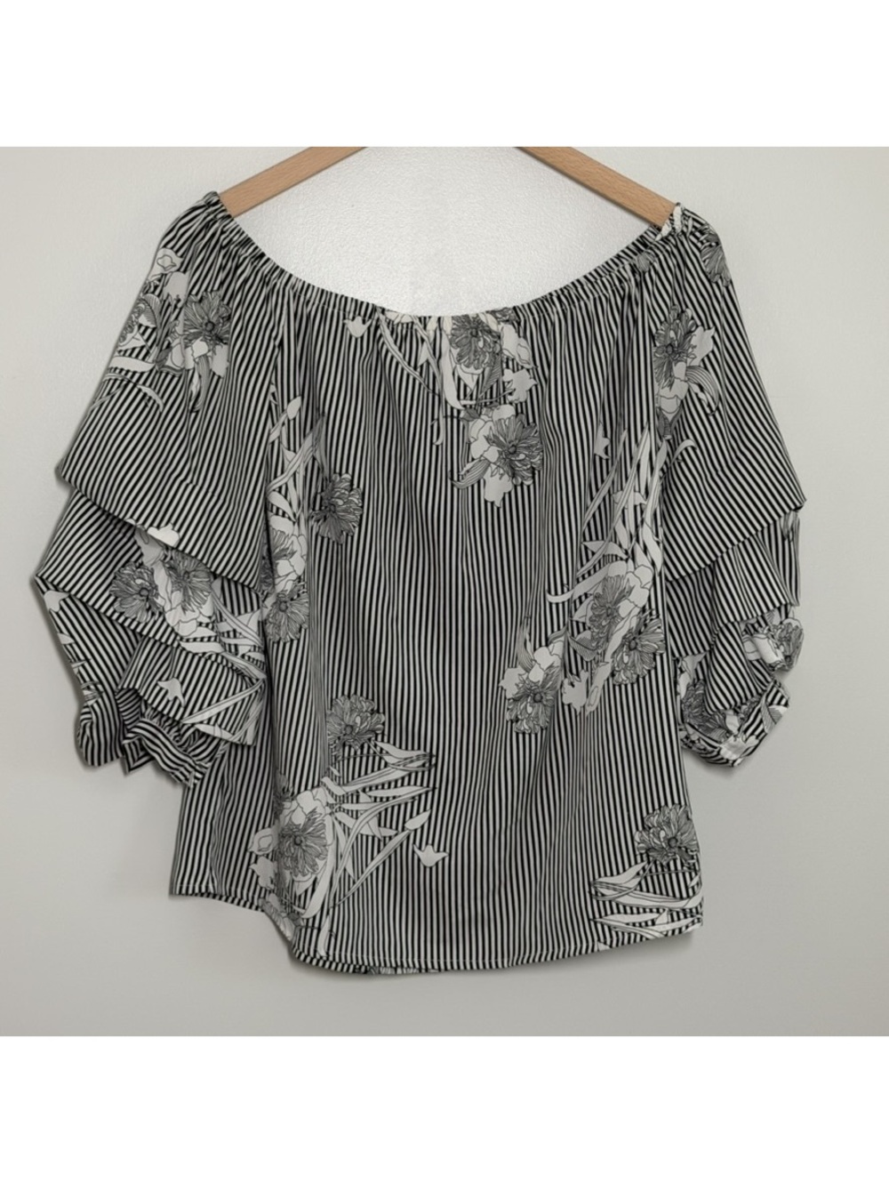 Style Envy Black White Striped Floral Off Shoulder Ruffle Top Size Small
